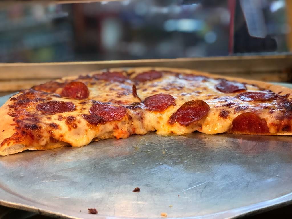 Mini Mart & Pizza Shop | meal takeaway | 1112 N Cumberland St, Lebanon, TN 37087, USA | 6154448078 OR +1 615-444-8078