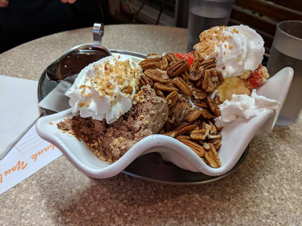 Margies Candies | restaurant | 1813 W Montrose Ave, Chicago, IL 60613, USA | 7733480400 OR +1 773-348-0400