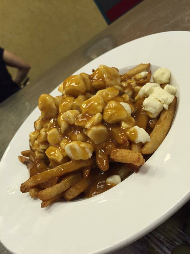 À La Belle Province | restaurant | 1280 Rue Daniel - Johnson O, Saint-Hyacinthe, QC J2S 7K7, Canada | 4502619559 OR +1 450-261-9559