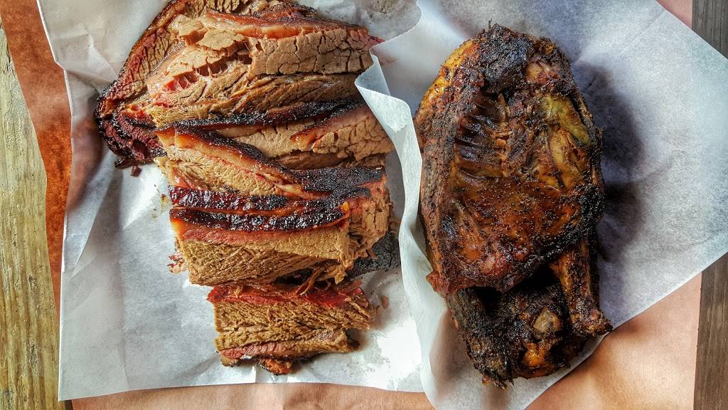 Snows BBQ | restaurant | 516 Main St, Lexington, TX 78947, USA | 9797734640 OR +1 979-773-4640