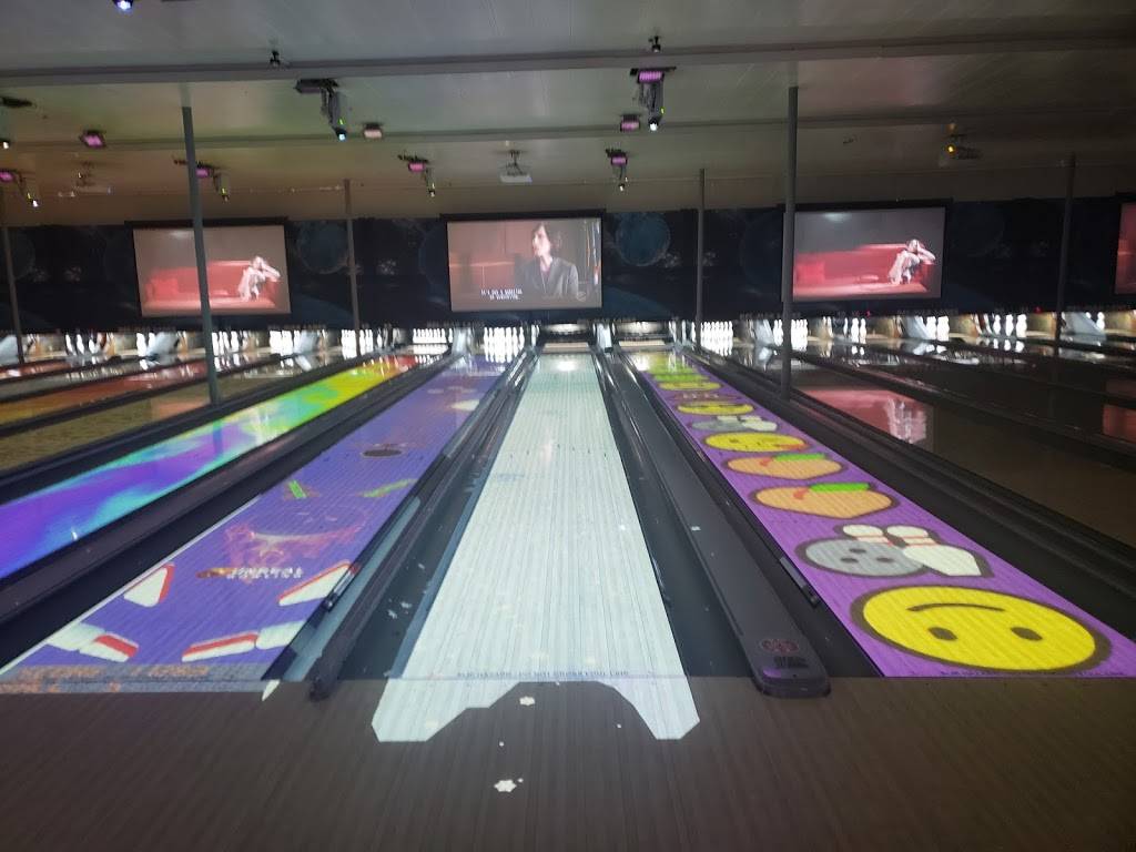 Del Mar Lanes | cafe | 3020 Mangum Rd, Houston, TX 77092, USA | 7136822506 OR +1 713-682-2506