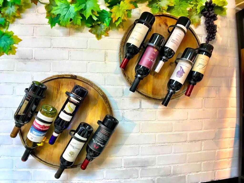 Locos 4 Wine | restaurant | 7606 NW 186th St, Hialeah, FL 33015, USA | 3058262949 OR +1 305-826-2949