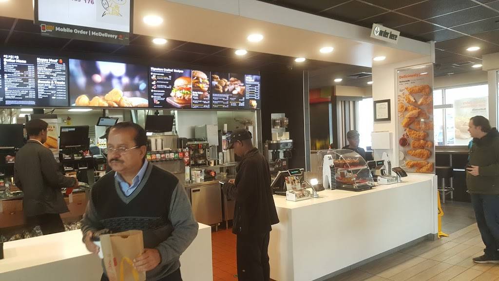 McDonalds | cafe | 1004 W Wilson Ave, Chicago, IL 60640, USA | 7732759885 OR +1 773-275-9885