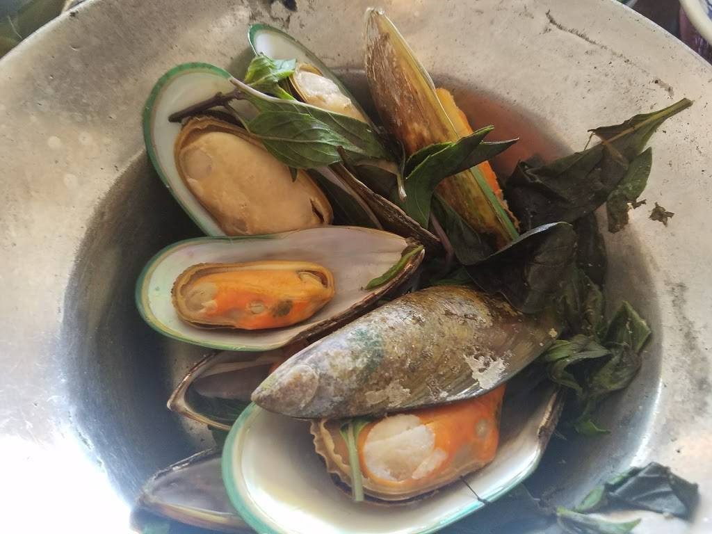 Thai Bar-B-Que Restaurant | restaurant | 3417 W National Ave, Milwaukee, WI 53215, USA | 4146470812 OR +1 414-647-0812