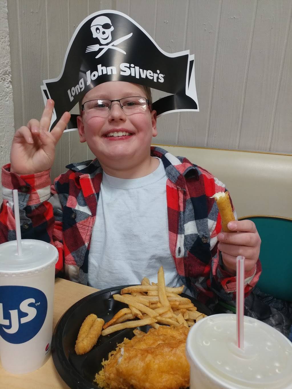 Long John Silvers | restaurant | 448 Main St, Jackson, OH 45640, USA | 7402866161 OR +1 740-286-6161