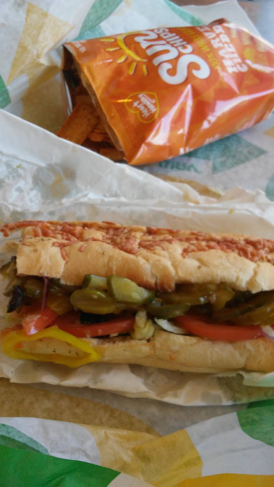 Subway | restaurant | 7062 Columbia Rd, Olmsted Township, OH 44138, USA | 4404278763 OR +1 440-427-8763