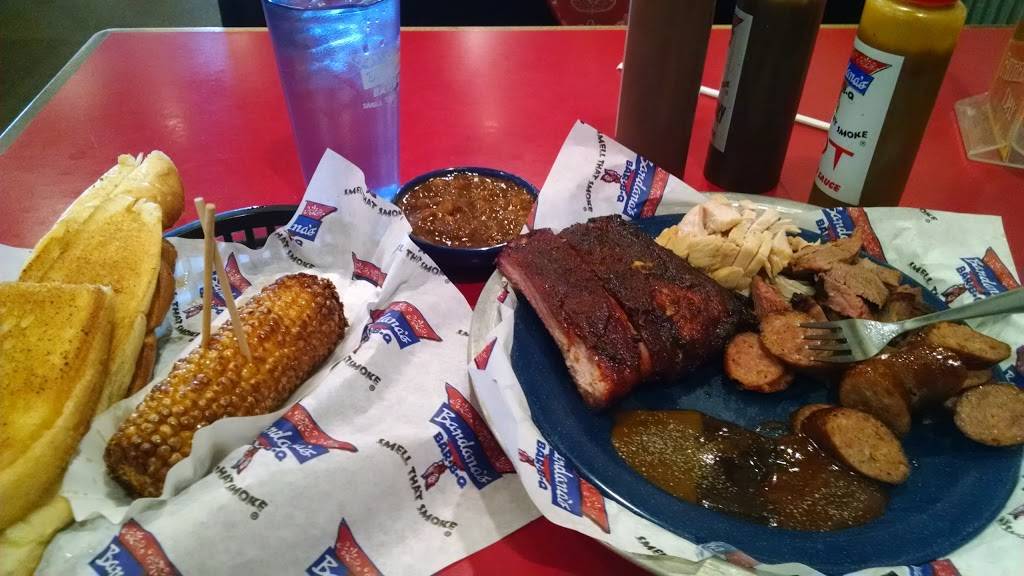 Bandanas Bar-B-Q | restaurant | 4608 N Illinois St, Fairview Heights, IL 62208, USA | 6182222060 OR +1 618-222-2060