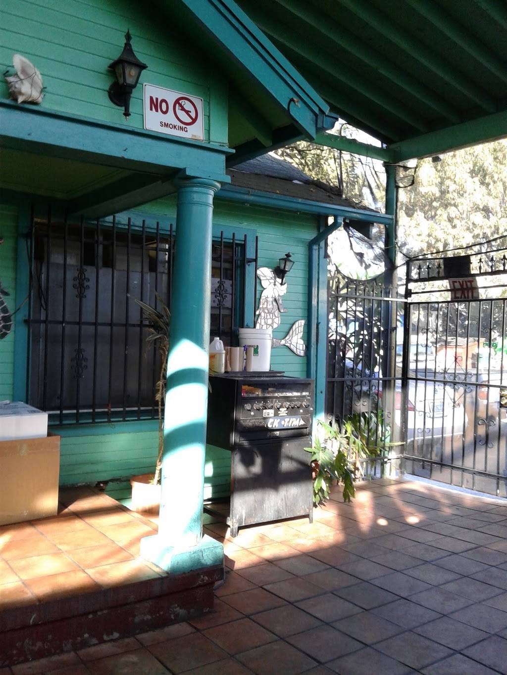 El Compadre Restaurant | restaurant | 233 E Florence Ave, Los Angeles, CA 90003, USA | 3237517148 OR +1 323-751-7148