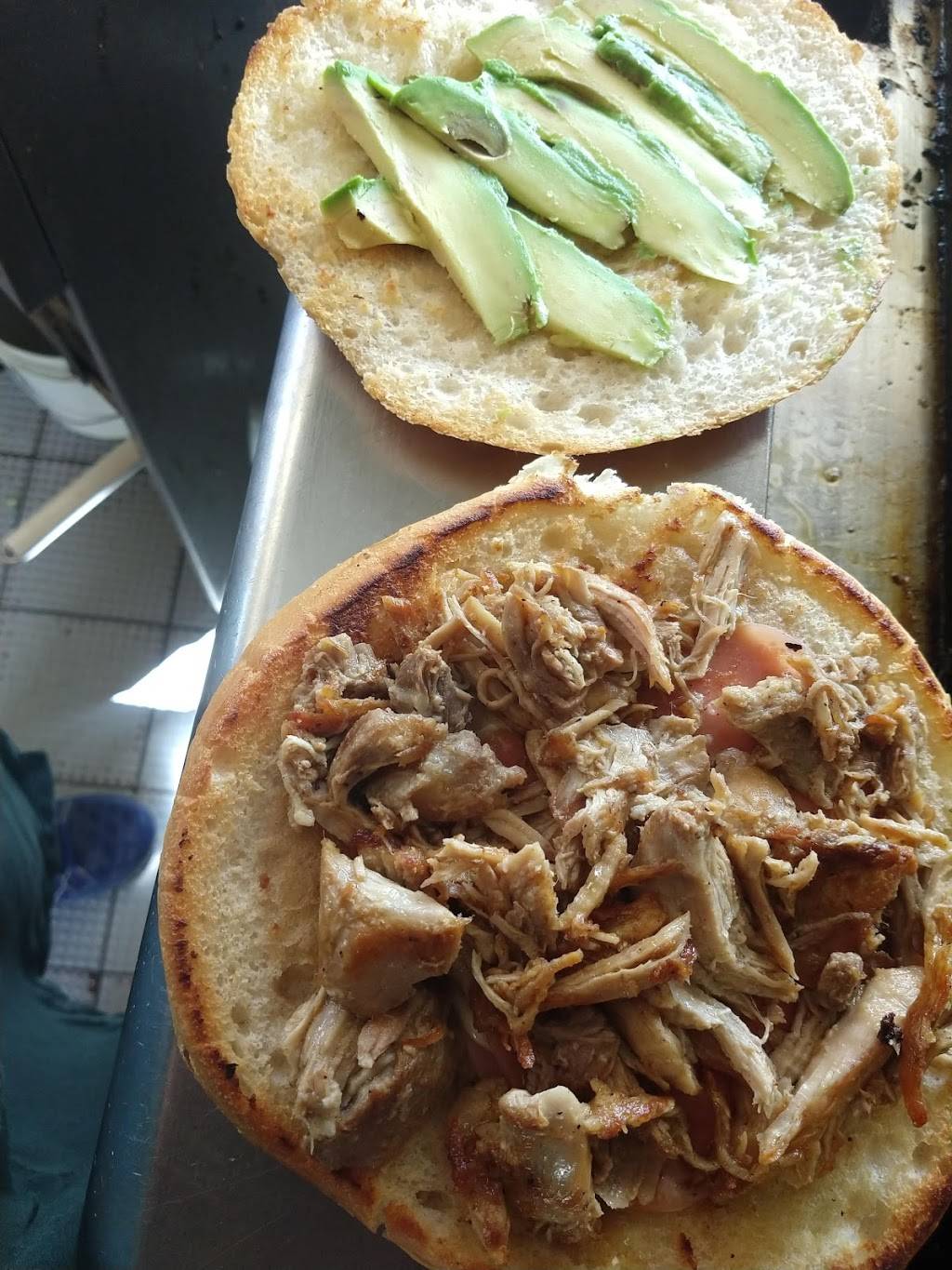 El Capricho TORTAS | restaurant | Av. Fco J. Mina 1123, Mariano Matamoros, 22206 Tijuana, B.C., Mexico | 016642166042 OR +52 664 216 6042