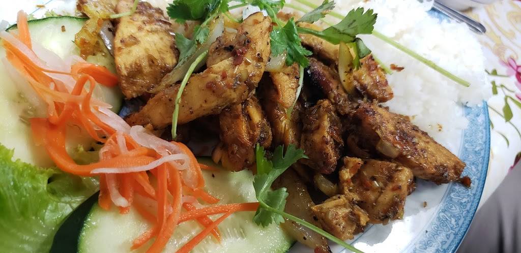 Saigon Pho And Grill | restaurant | 19959 US-2, Monroe, WA 98272, USA | 3608633987 OR +1 360-863-3987