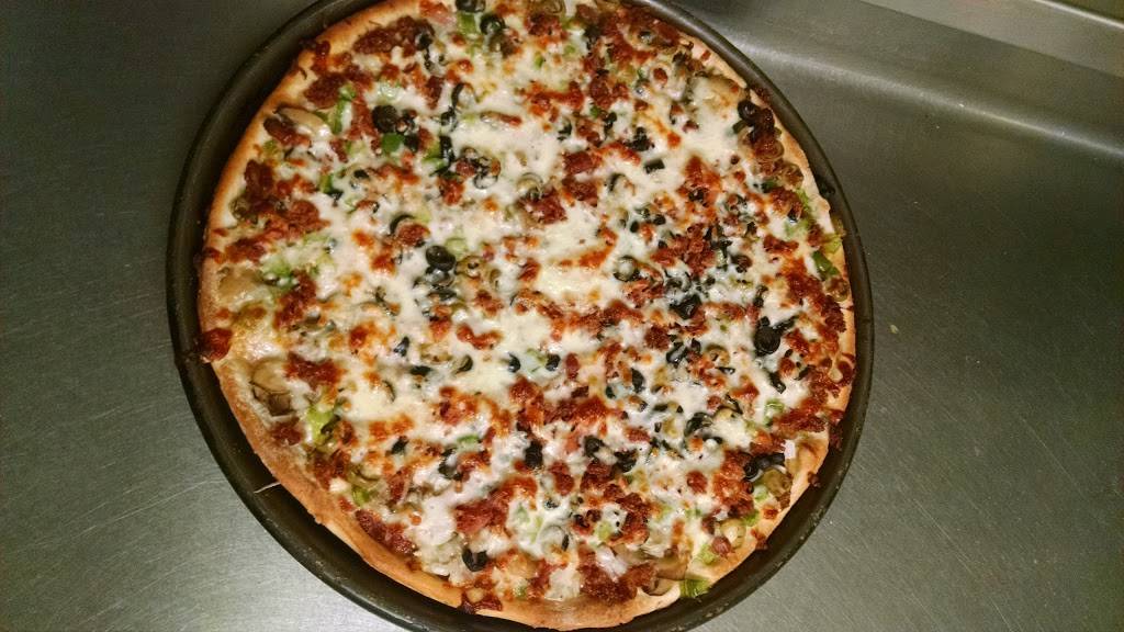 Joes Pizza | meal takeaway | 4219, 21 W Stephenson St, Freeport, IL 61032, USA | 8152353596 OR +1 815-235-3596