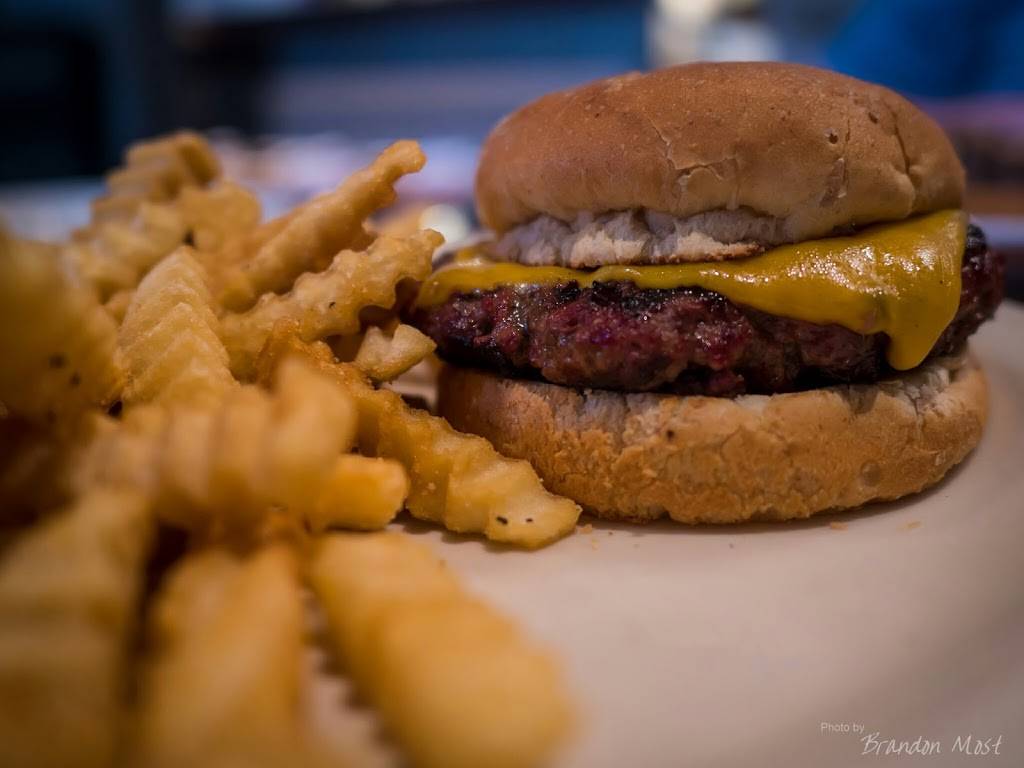 Lazlos Brewery & Grill - Omaha | restaurant | 2425 S 192nd Ave, Omaha, NE 68130, USA | 4022895840 OR +1 402-289-5840