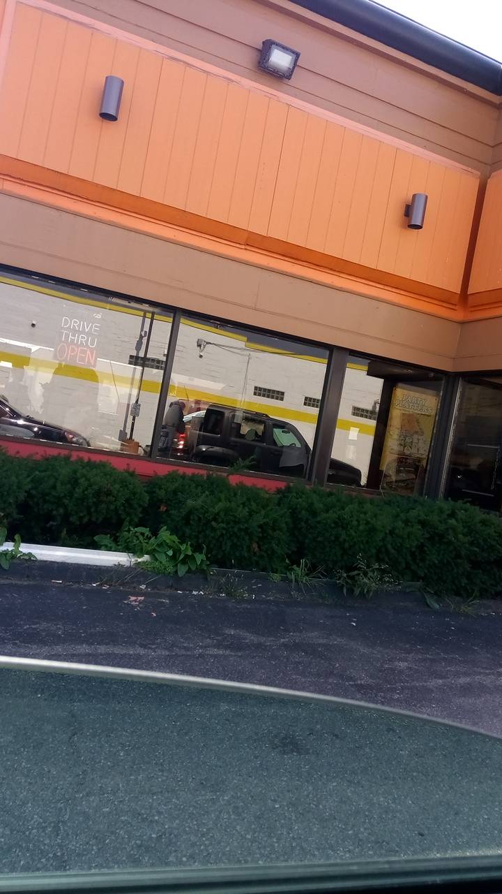 Tubbys Sub Shop | restaurant | 24877 Hoover Rd, Warren, MI 48089, USA | 5867553940 OR +1 586-755-3940