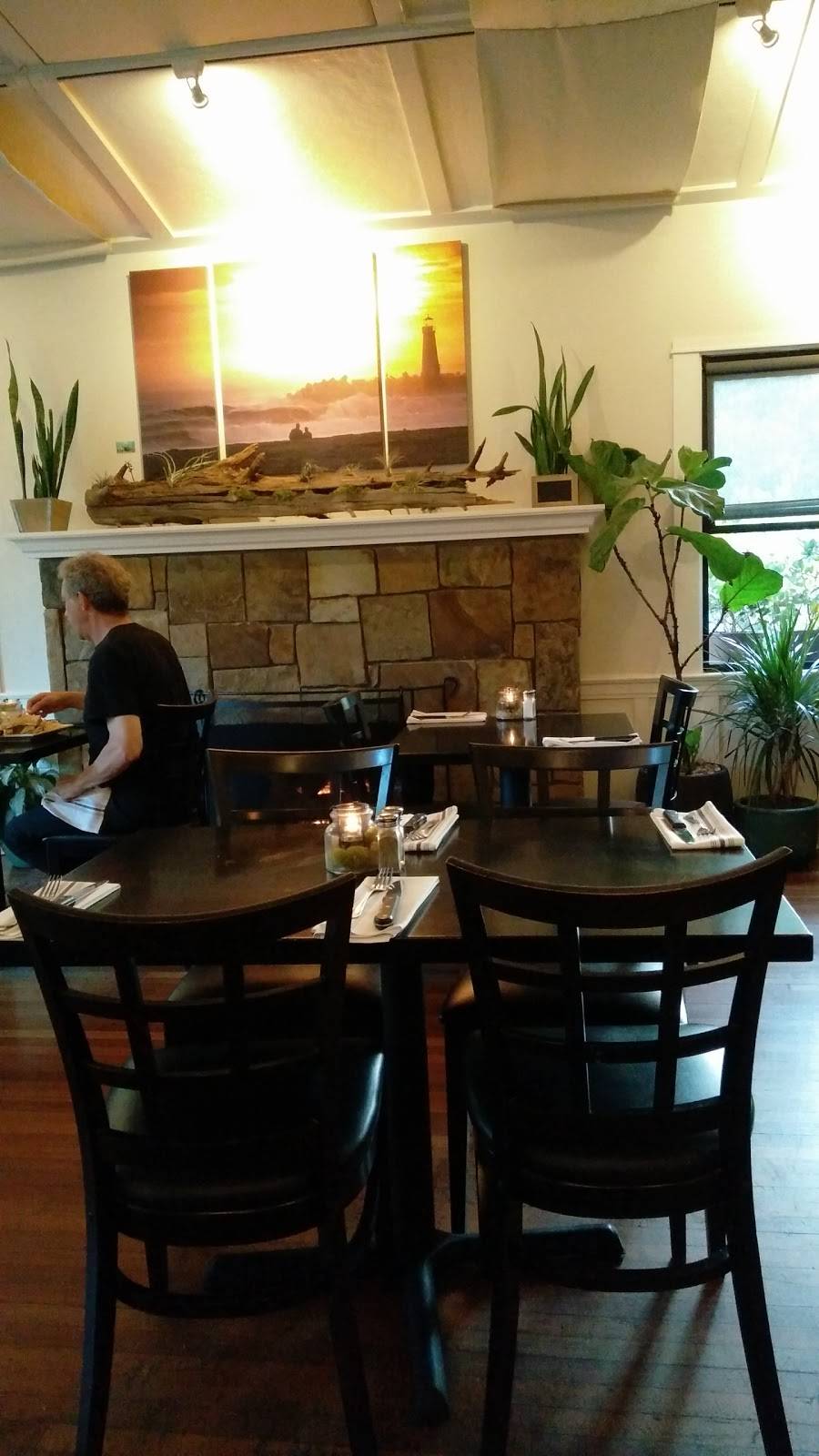 The Hideout | restaurant | 9051 Soquel Dr, Aptos, CA 95003, USA | 8316885566 OR +1 831-688-5566