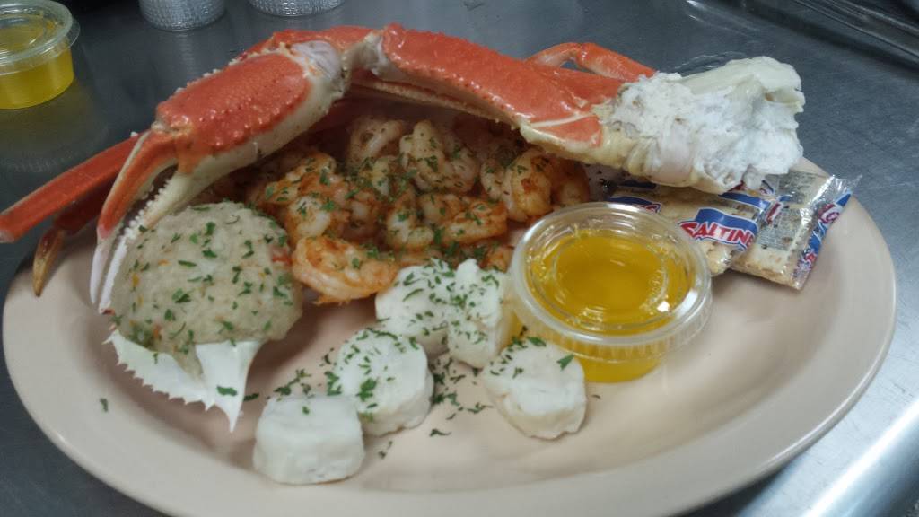 Dixie Queen Seafood Restaurant | restaurant | 9157 W Marlboro Rd, Farmville, NC 27828, USA | 2527536363 OR +1 252-753-6363