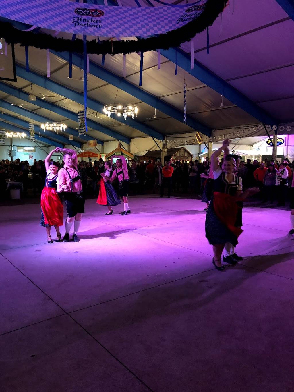 Bingemans Oktoberfest | restaurant | 425 Bingemans Centre Dr, Kitchener, ON N2B 3X7, Canada | 5197441555 OR +1 519-744-1555