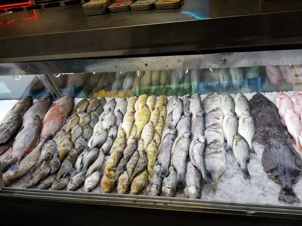 Bosco Fish & seafood & chicken | restaurant | 16227 Livernois, Detroit, MI 48221, USA | 3138638675 OR +1 313-863-8675