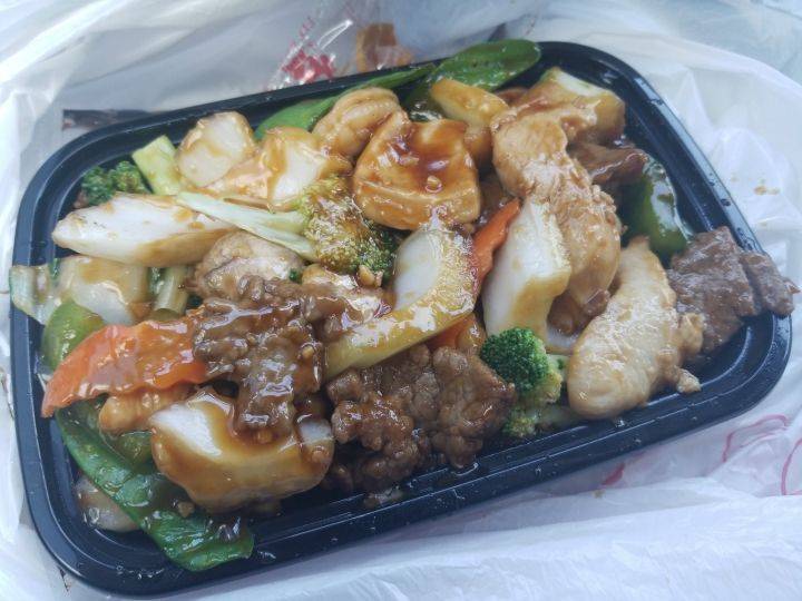 Seven Luck | restaurant | 3964, 889 S Roselle Rd, Schaumburg, IL 60193, USA | 8478912888 OR +1 847-891-2888