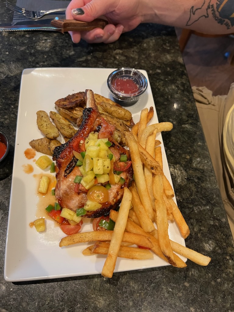 Torrent Bar & Restaurant | restaurant | 300 3rd St, Niagara Falls, NY 14303, USA | 7162782629 OR +1 716-278-2629