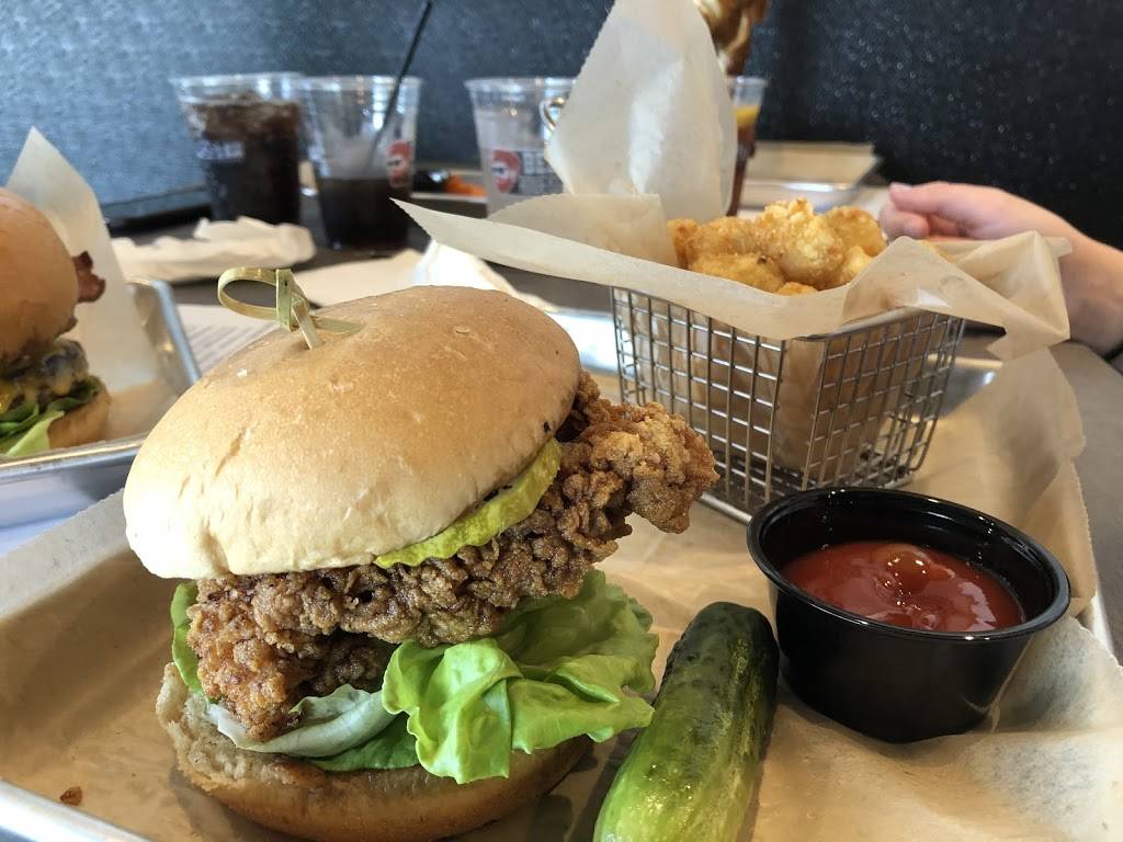 Outpost 611 Eatery & Taphouse | restaurant | 2454 McMullen Booth Rd STE 103, Clearwater, FL 33759, USA | 7272233224 OR +1 727-223-3224