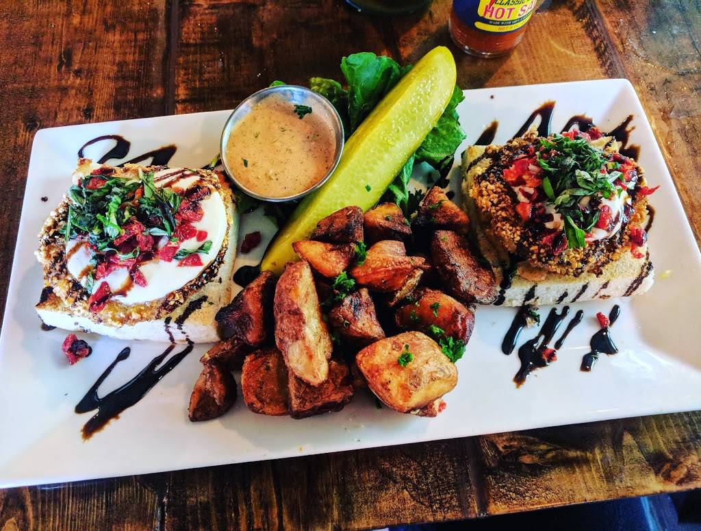 Backwater | restaurant | 1904 Municipal Ln, Melbourne, FL 32901, USA | 3218373925 OR +1 321-837-3925