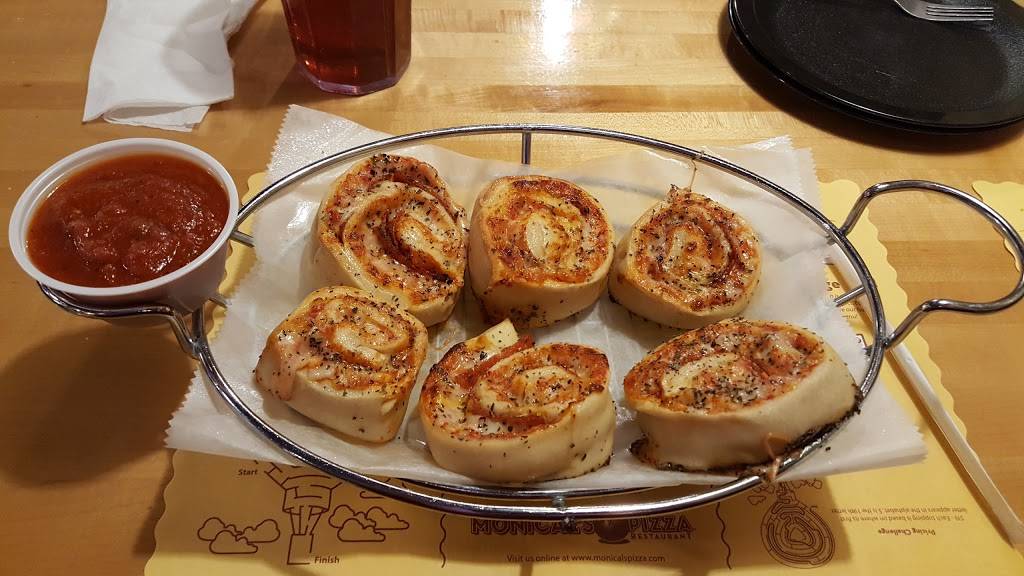 Monicals Pizza | restaurant | 703 N 3rd St, St Joseph, IL 61873, USA | 2174697777 OR +1 217-469-7777
