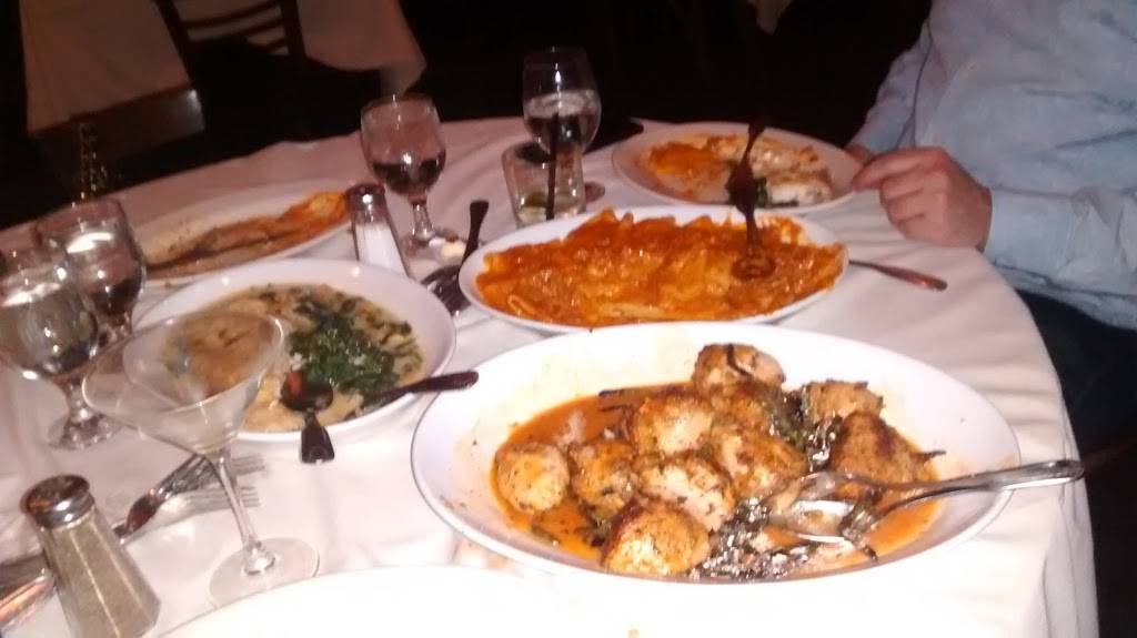 Chris & Tony’s | restaurant | 352 Jericho Turnpike, Syosset, NY 11791, USA | 5164961011 OR +1 516-496-1011