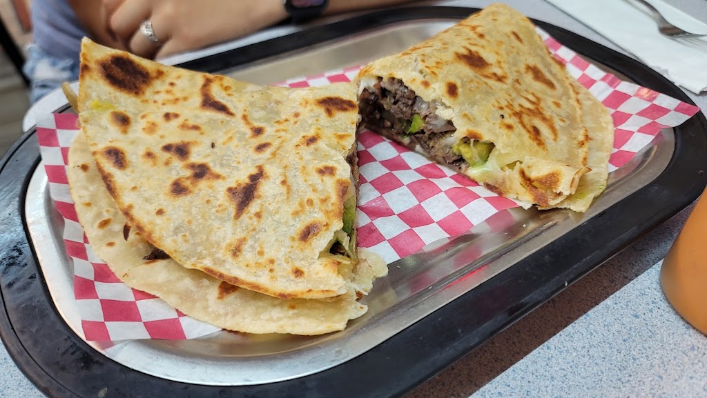 Tacos and Beer By Ricardos | restaurant | 937, 77 North Expy suite 6, Brownsville, TX 78521, USA | 9568012297 OR +1 956-801-2297