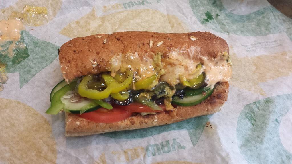 Subway | restaurant | 197 N L Rogers Wells Blvd, Glasgow, KY 42141, USA | 2706512867 OR +1 270-651-2867