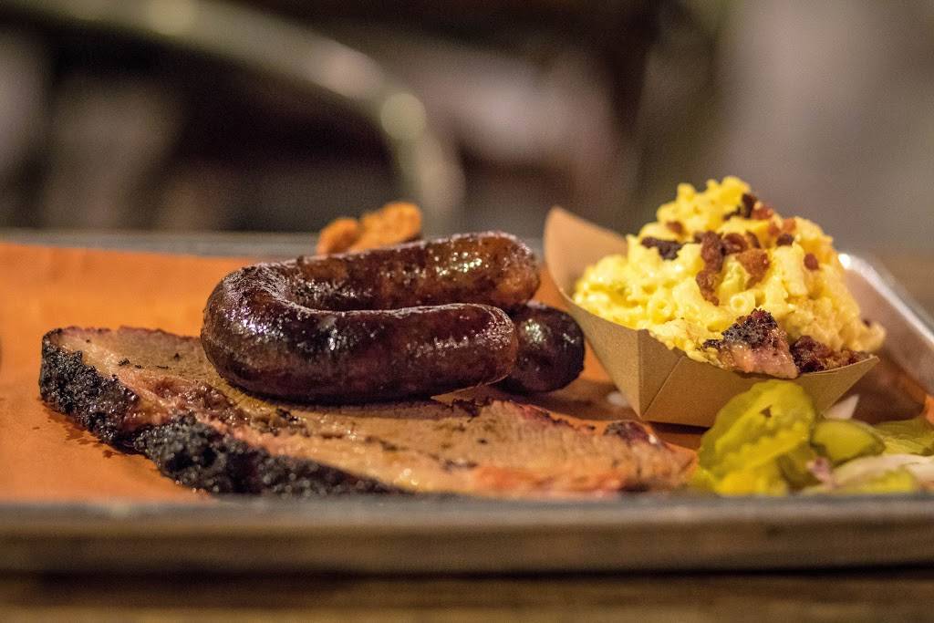 Pecan Lodge | restaurant | 2702 Main St, Dallas, TX 75226, USA | 2147488900 OR +1 214-748-8900