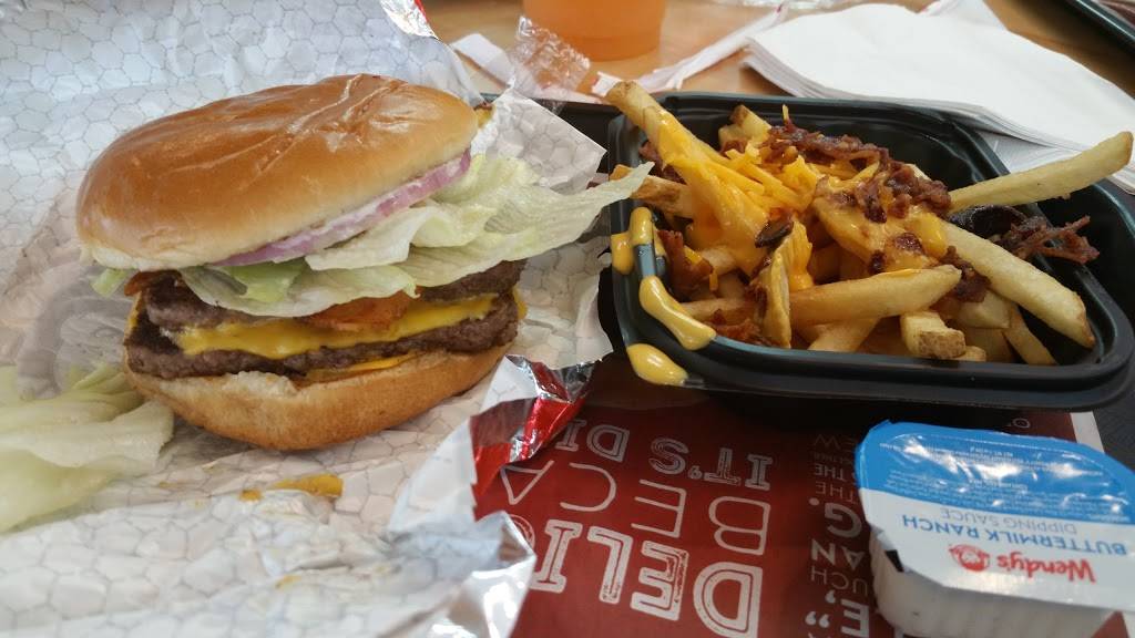 Wendys | restaurant | 18525 Pistachio Dr, Madera, CA 93637, USA | 5596618039 OR +1 559-661-8039