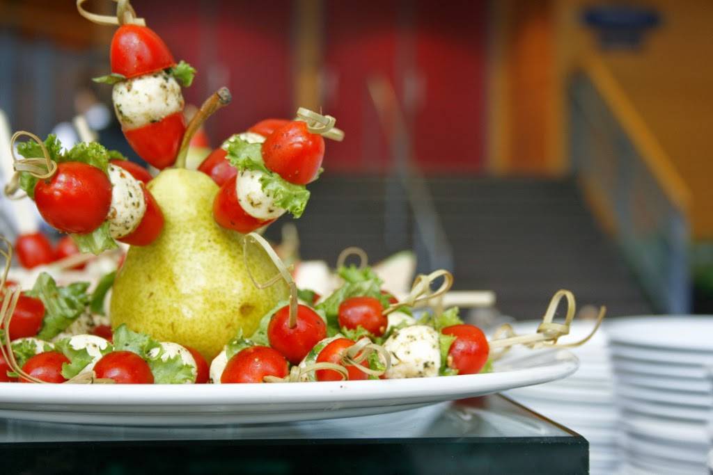 Live Cuisine Restaurant | restaurant | 4141 Living Arts Dr, Mississauga, ON L5B 4B8, Canada | 9053066116 OR +1 905-306-6116