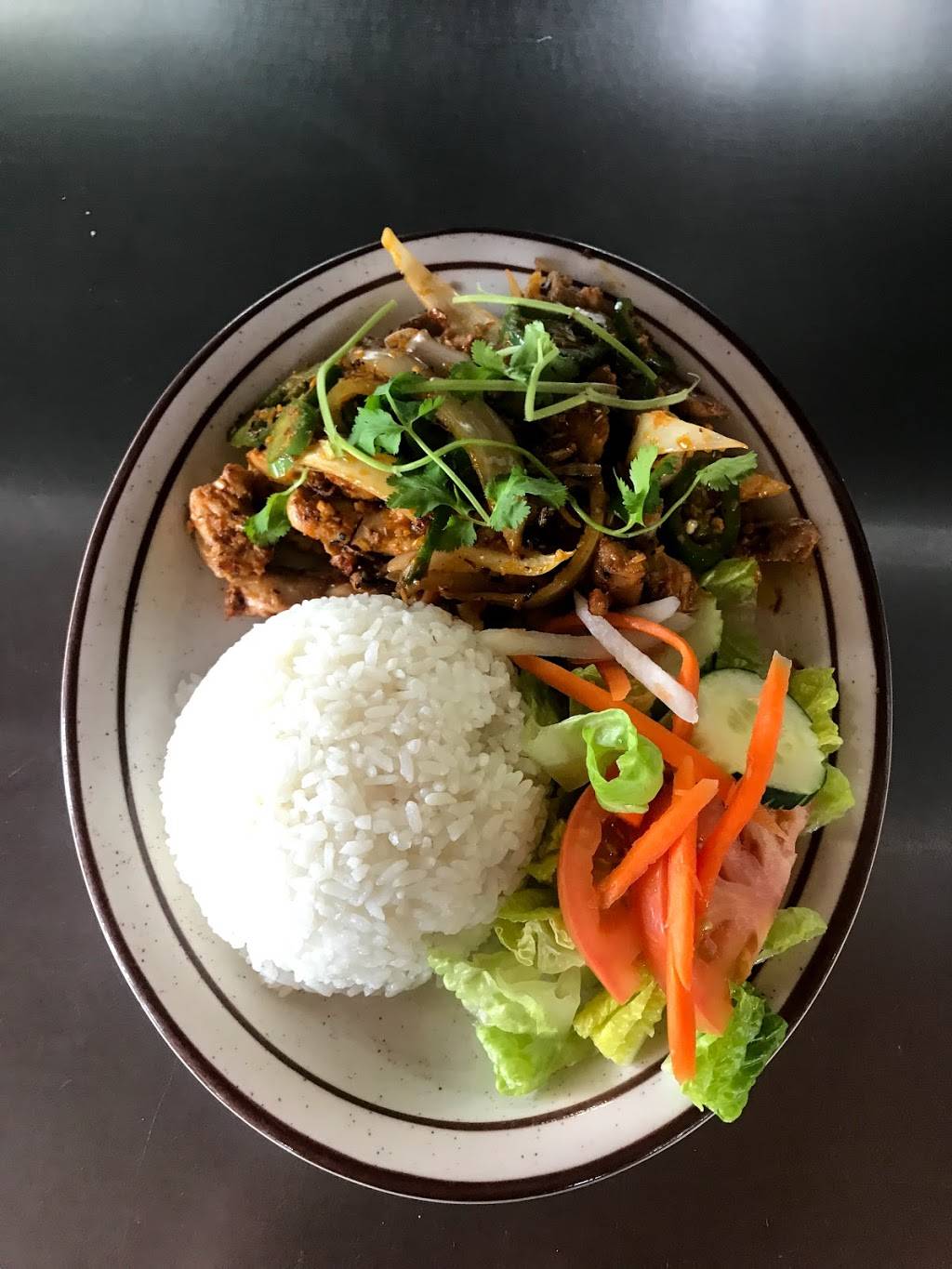 Pho Hut | restaurant | 5404 California Ave, Bakersfield, CA 93309, USA | 6616319928 OR +1 661-631-9928