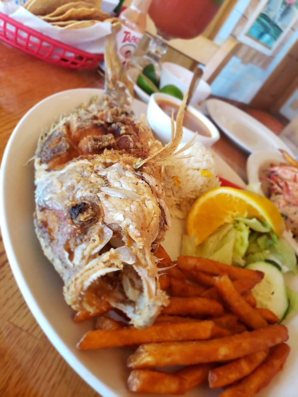 Langostinos Nayarit | restaurant | 1590 Busse Rd, Mt Prospect, IL 60056, USA | 8473649988 OR +1 847-364-9988