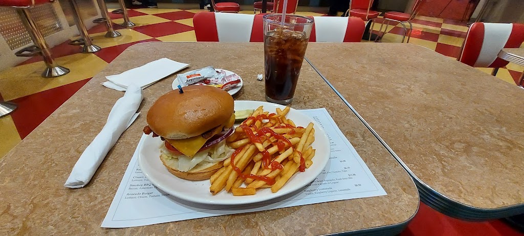 Pit Stop Diner | restaurant | 49806 Seminole Dr, Cabazon, CA 92230, USA | 9517555550 OR +1 951-755-5550