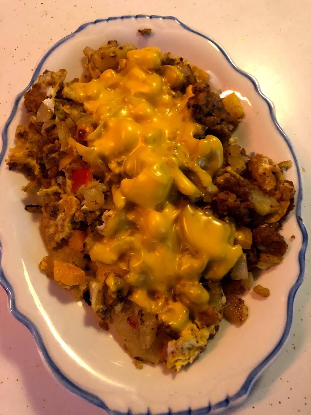 Disilvios Family Grill | restaurant | 517 N Main St, Hubbard, OH 44425, USA | 3305344980 OR +1 330-534-4980