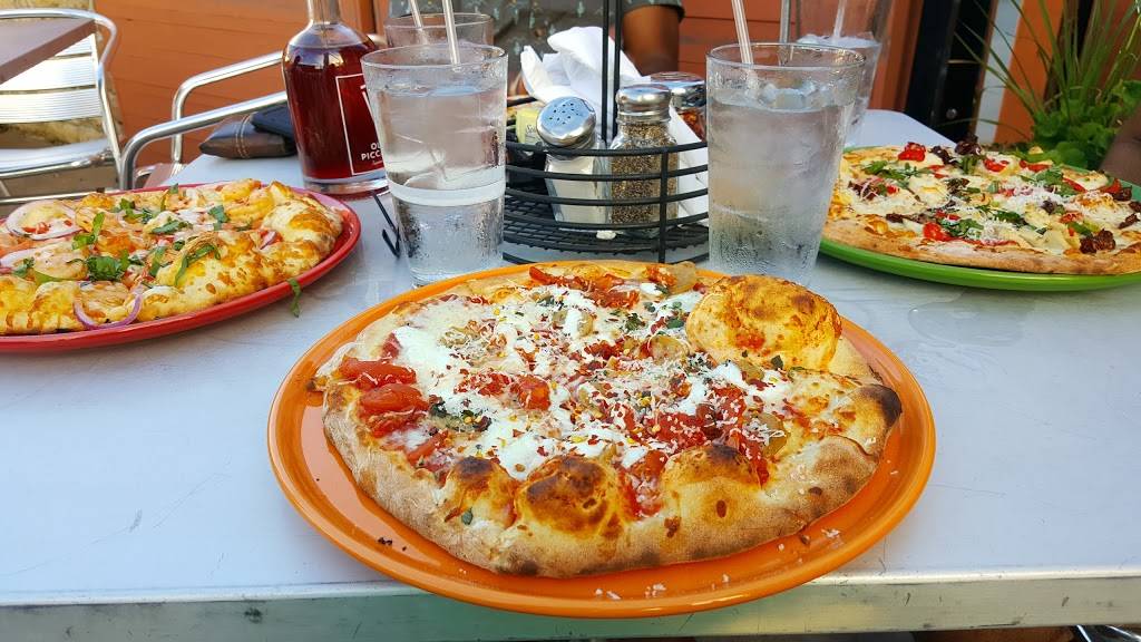 Il Vicino Wood Oven Pizza - Wichita College Hill | meal takeaway | 4817 E Douglas Ave, Wichita, KS 67218, USA | 3166127085 OR +1 316-612-7085