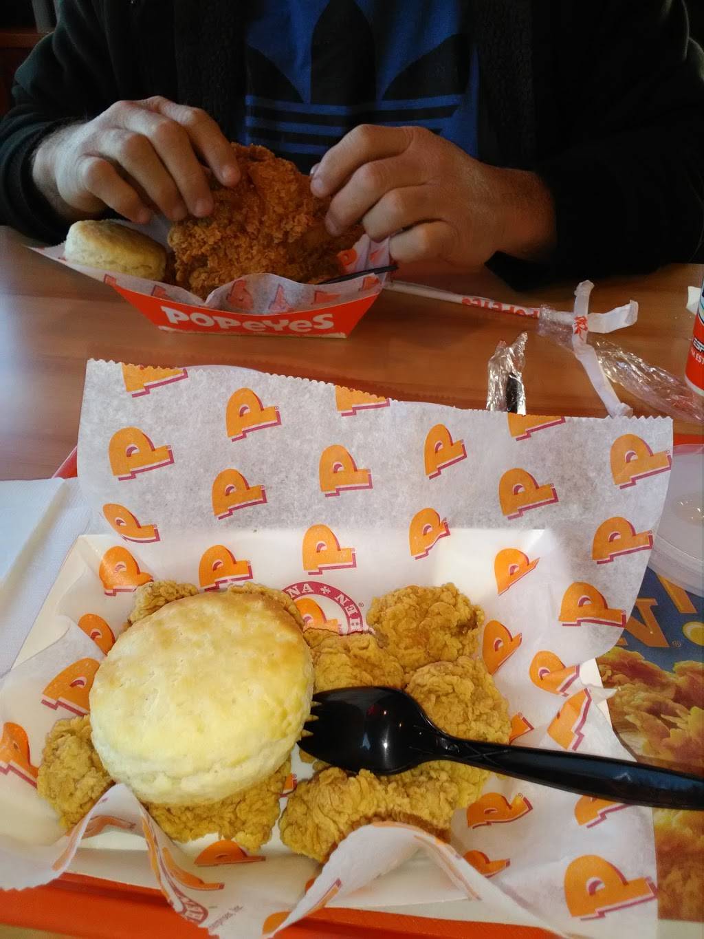 Popeyes Louisiana Kitchen | restaurant | 314 W Lehigh Ave, Philadelphia, PA 19133, USA | 2154235657 OR +1 215-423-5657