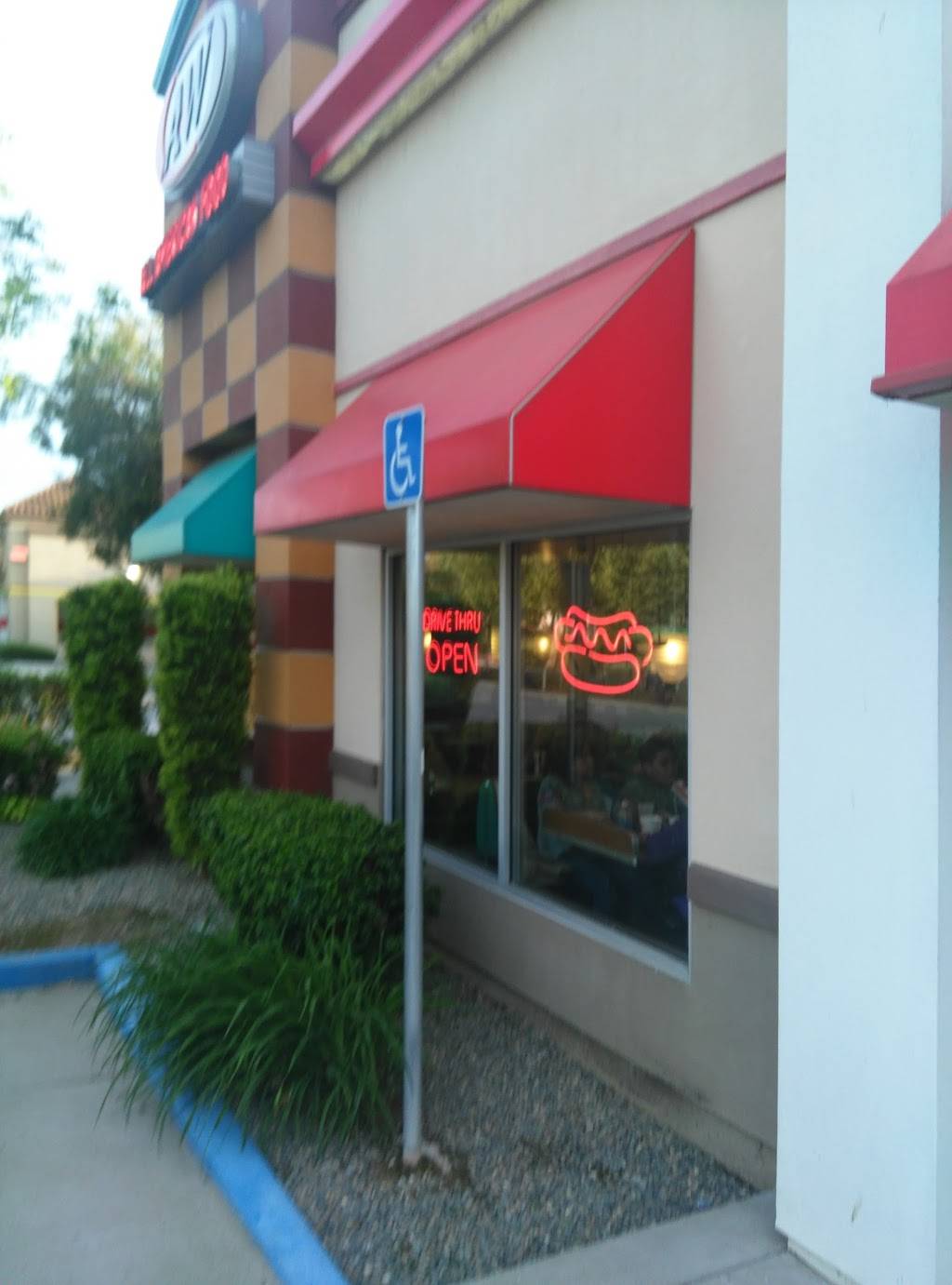 A&W | restaurant | 2330 Longport Ct, Elk Grove, CA 95758, USA | 9166834005 OR +1 916-683-4005