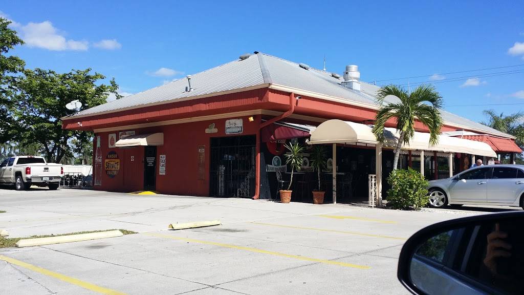 Spankys Speakeasy | restaurant | 1550 Airport-Pulling Rd, Naples, FL 34104, USA | 2396431559 OR +1 239-643-1559