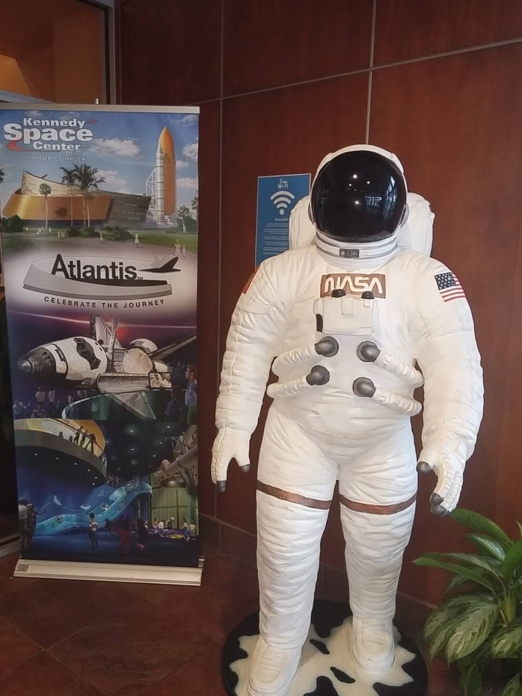 Daytona Beach Racing and Card Club | restaurant | 960 S Williamson Blvd, Daytona Beach, FL 32114, USA | 3862526484 OR +1 386-252-6484