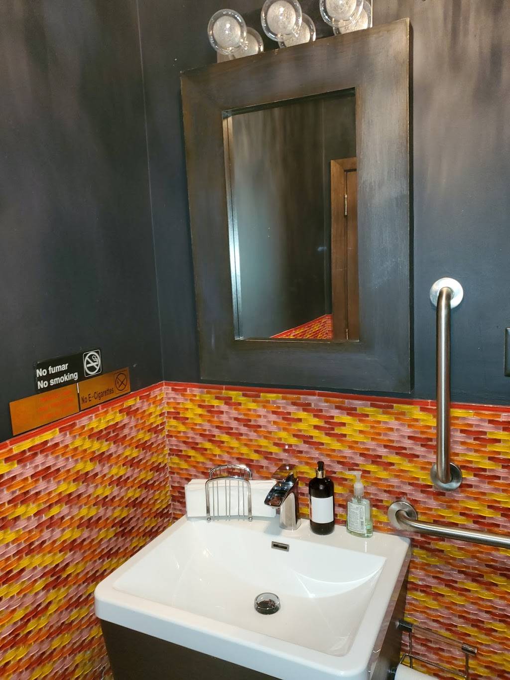 Kaskade | restaurant | 123 Greenpoint Ave, Brooklyn, NY 11222, USA | 3475990039 OR +1 347-599-0039