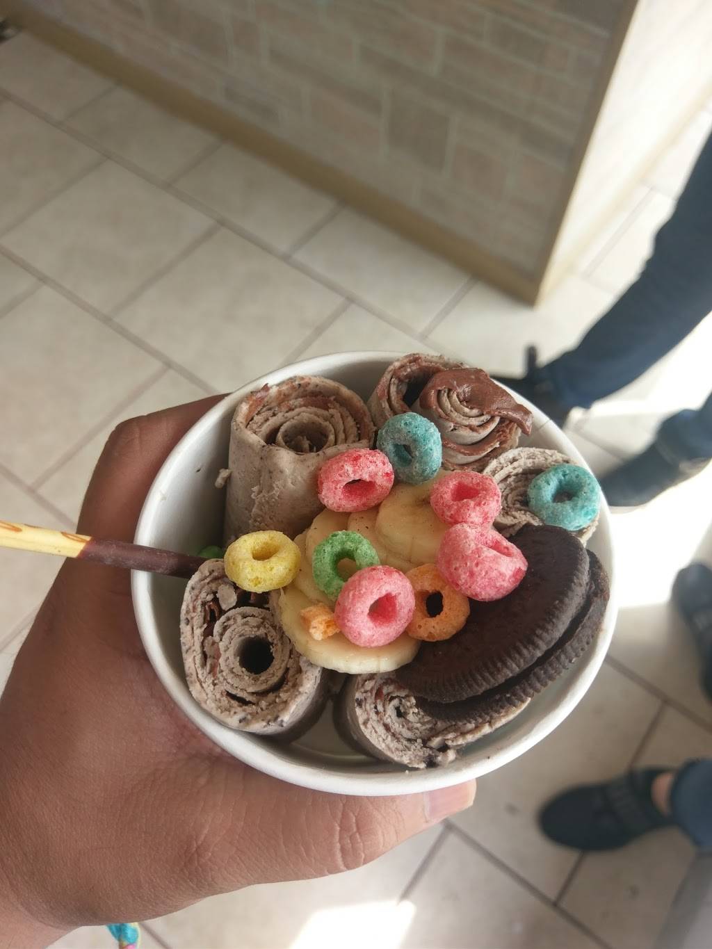 Fannys Thai Roll Ice Cream | restaurant | 7 N State St, Elgin, IL 60123, USA | 2242277866 OR +1 224-227-7866