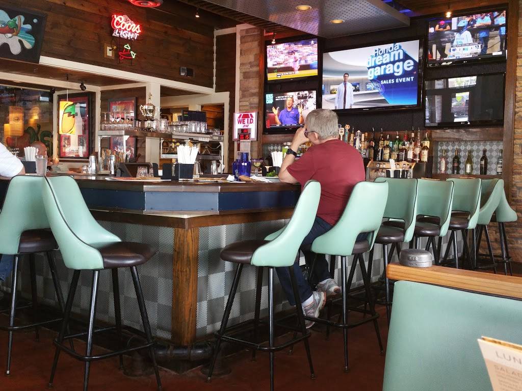 Chilis Grill & Bar | restaurant | 1240 E Main St, Carbondale, IL 62902, USA | 6185298083 OR +1 618-529-8083