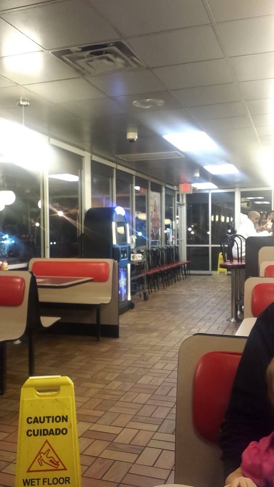 Waffle House | meal takeaway | 636 Bessemer Super Hwy, Fairfield, AL 35064, USA | 2059231983 OR +1 205-923-1983