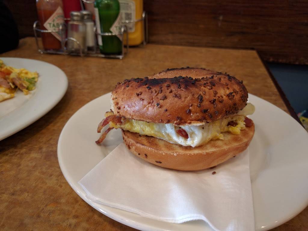 Moonlight Cafe | restaurant | 634 Cortland Ave, San Francisco, CA 94110, USA | 4156476448 OR +1 415-647-6448