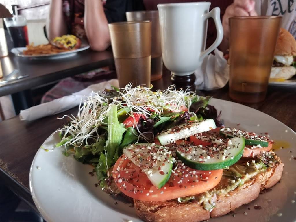 Joe Vinny & Bronsons Bohemian Cafe | cafe | 824 N Piedras St, El Paso, TX 79930, USA | 9158010475 OR +1 915-801-0475