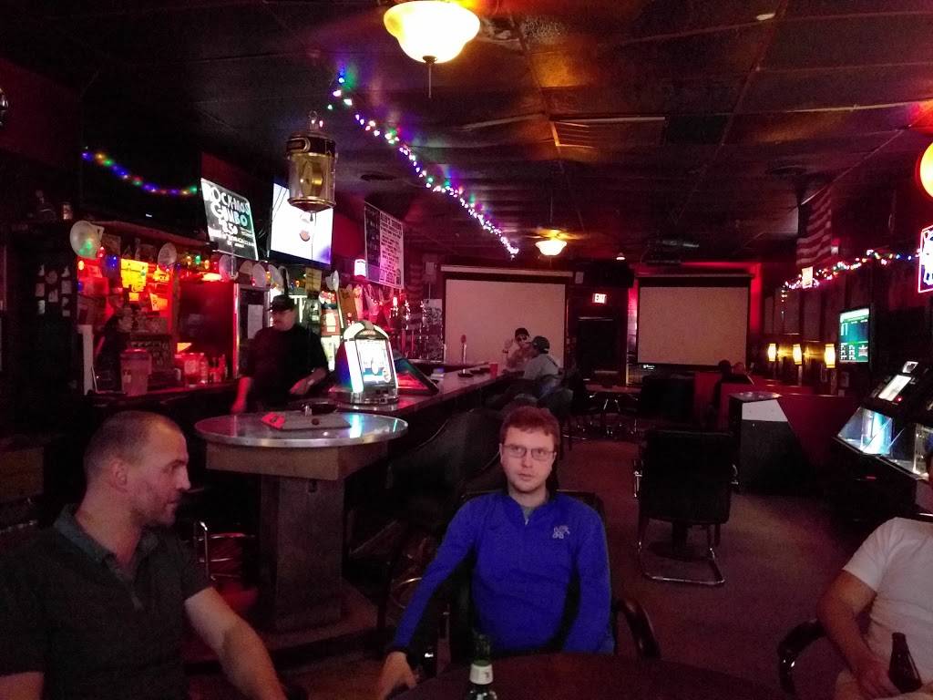 Alexs Tavern | restaurant | 1445 Jackson Ave, Memphis, TN 38107, USA | 9012789086 OR +1 901-278-9086