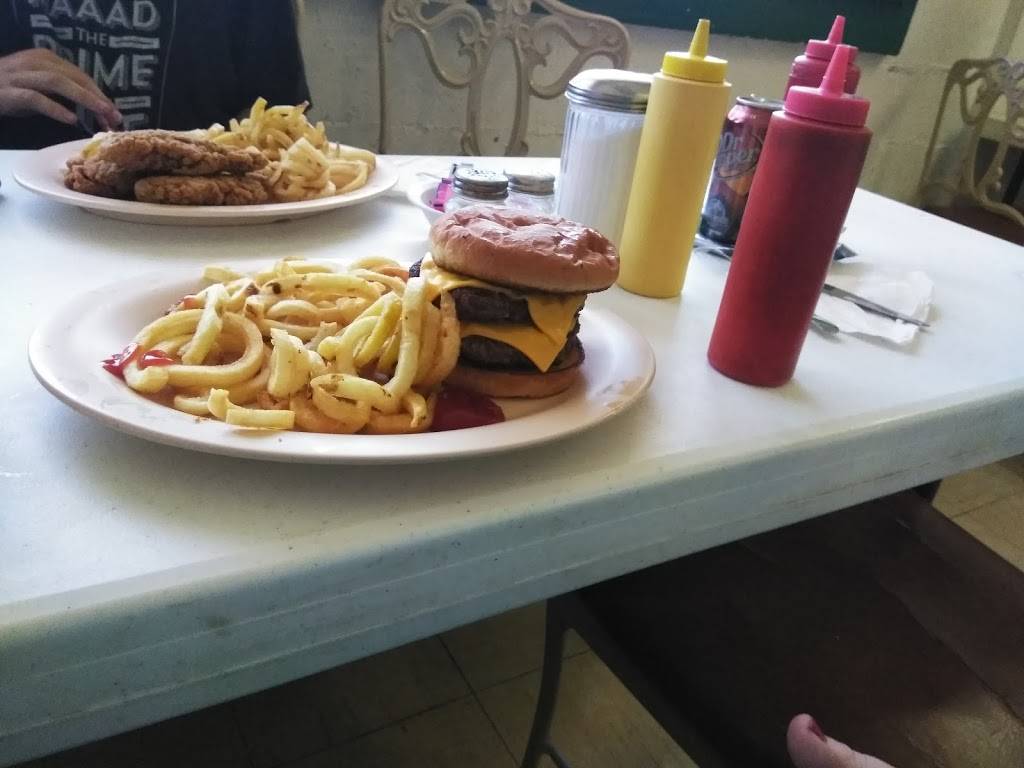 Portias Cafe | restaurant | 3840 E Truman Rd, Kansas City, MO 64127, USA | 8162417494 OR +1 816-241-7494