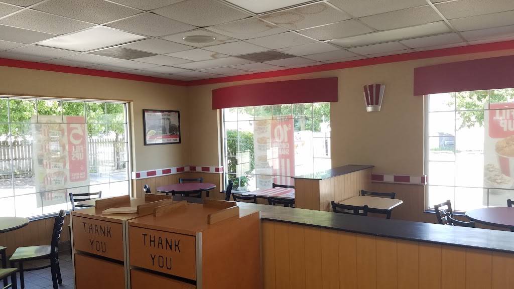 KFC | restaurant | 3035 South 11th St, Rockford, IL 61109, USA | 8153993613 OR +1 815-399-3613